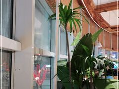 -蜜桃餐厅·伴山(湖滨商业街店)