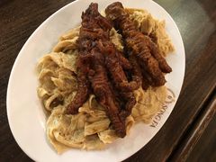 焖凤爪与腐竹-松發肉骨茶(先得坊店)
