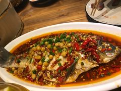 -临界音乐酒馆·小龙虾·江湖菜(华熙LIVE·鱼洞店)