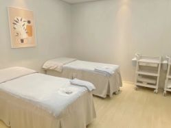 -PE SALON