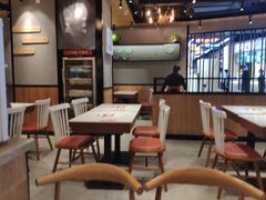 大堂-渝是乎酸菜鱼·川渝小炒(新世界百货望京店)