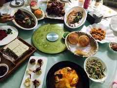 -红栌温泉山庄生态美食餐厅