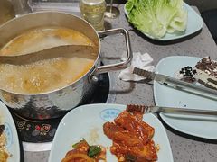 -金滏山·烤肉海鲜火锅自助(襄阳万达店)