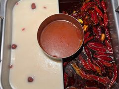 -尚尚仙·酸汤猪手·猪肚鸡火锅(华联万柳购物中心店)