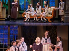 -交通银行前滩31演艺中心