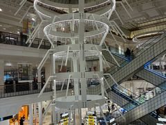 -乐蓬马歇百货公司(Rive Gauche)