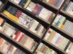-钟书阁(群光广场店)