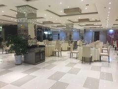 大堂-伊和园清真餐饮
