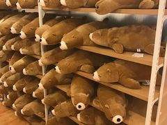 -名创优品(北京新中关购物中心地铁层店)