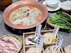 -阿婆情腊排骨火锅·野生菌季(古城旗舰店)
