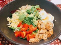 牛油果鸡肉沙拉-彼德西餐厅(凯德广场新南店)