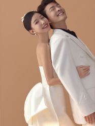 点击看大图 -至臻微拉婚纱摄影
