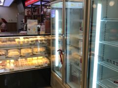 面包甜点陈列柜-红宝石·鲜奶小方·海派西点房(浦三店)