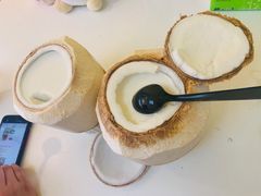 -志龙皇冠吃货椰子铺