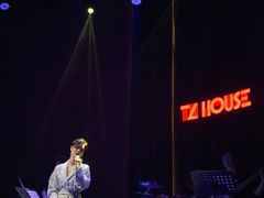 -TZ House音乐现场(来福士中心店)