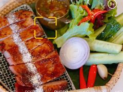 碳烤厚切猪颈肉配泰式香草-KEAAMI 摩登泰 by TIAGO(颐堤港店)
