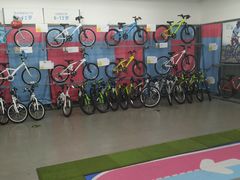 -迪卡侬(燕山店)