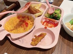 -港丽餐厅(正大店)