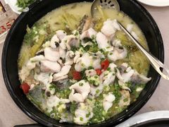 酸菜鱼-东江渔村(皇悦店)