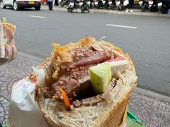 -Bánh Mì Huynh Hoa