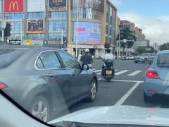 -必胜客(康华路店)