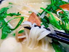 豚骨上汤小锅米线-肥汁米蘭香港米线(长宁来福士店)