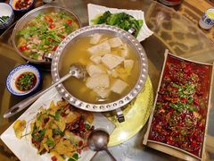 -石磨豆花家常菜·牦牛排土火锅