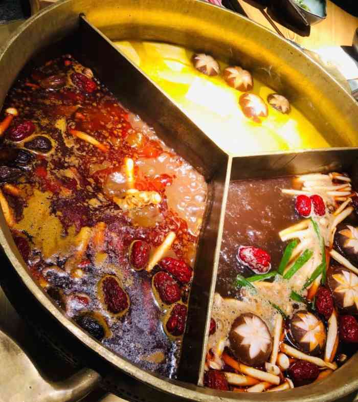 红菇坊火锅(三台子店)-"朋友请客吃饭,我们五个人来到这家红菇坊,.