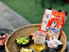 -刘姐啤酒鱼民族演艺餐厅(西街总店)