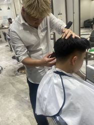 -妃格美发沙龙·烫发·染发