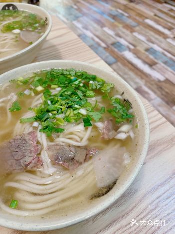小吃探店隐藏在小区里的正宗兰州牛肉面