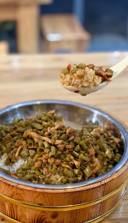 推荐:肉沫酸豆角木桶饭