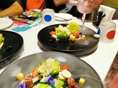 旋风色拉-水桶王国主题餐厅·聚会·生日派对·亲子活动·家庭套餐(亚龙湾希尔顿店)