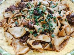 -壹阁胡羊焖饼(特色小吃街店)