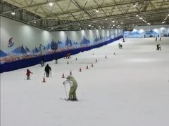 -乔波室内滑雪场