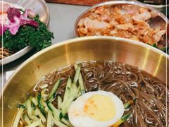 -围炉肉舍•炭烤活鳗•丹东海鲜烤肉(步行街店)