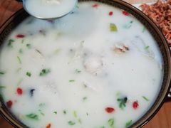 -美顺香食府鱼头老店(雪野湖店)