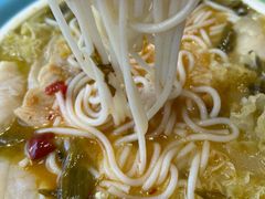 -灵芝妹子海鲜米线(劳动公园店)