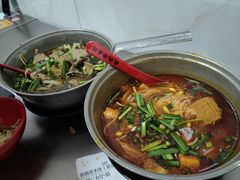 -铁锅哥米线