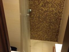 卫生间 太小-香港华美达海景酒店