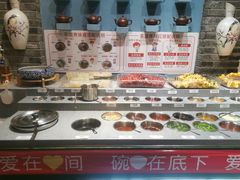 自助调料区-东道煮牛肉火锅(东盛大街店)