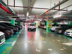 -龙湖天街-停车场