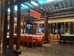 -阿瓦山寨·湘菜现炒·剁椒鱼头王(咸阳总店)