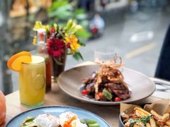 牛油果温泉蛋吐司-O'mills Sourdough Bakery&Bistro(永嘉路店)