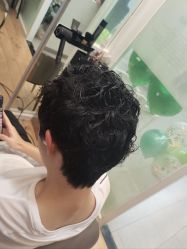 -首脑美发沙龙
