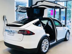 -TESLA 特斯拉(上海太古汇体验店)