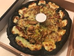 墨墨黑松露芝心披萨-必胜客(磁器口店)