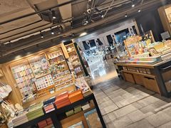 -猫的天空之城概念书店(苏州诚品店)