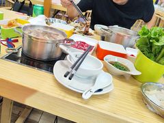 -杨老板·海鲜集市火锅·鲜切牛肉(中防万宝店)