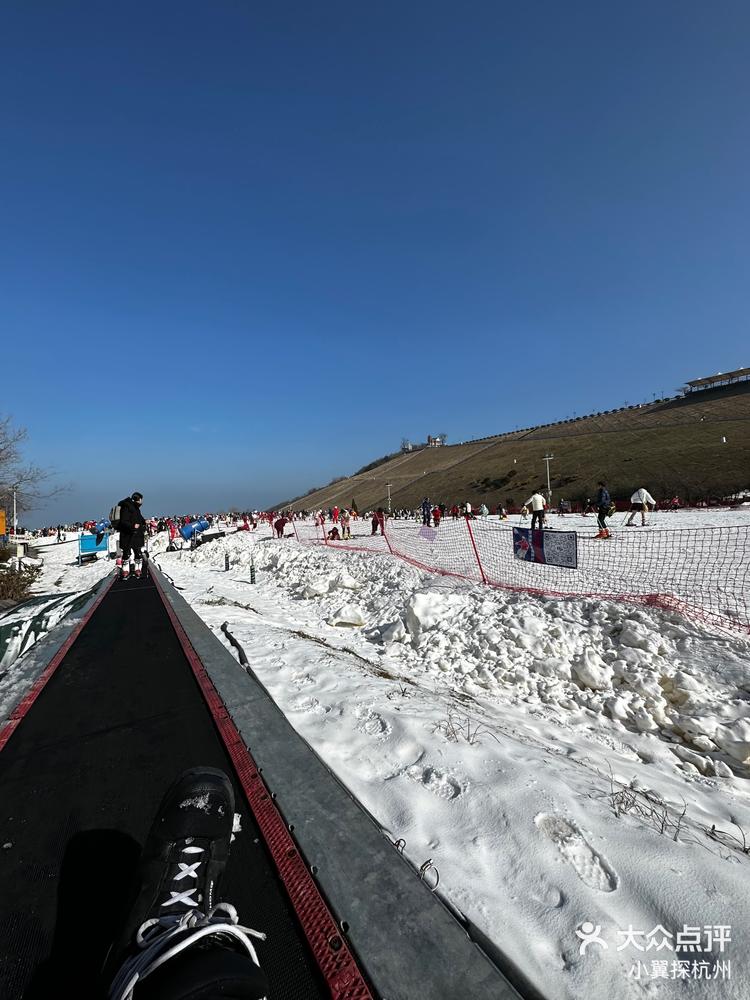 天池雪自然滑雪场图片